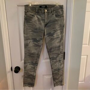 Express Jeans Women's Camo Ankle Legging Mid Rise Stretch Raw Hem Zip Size 6R